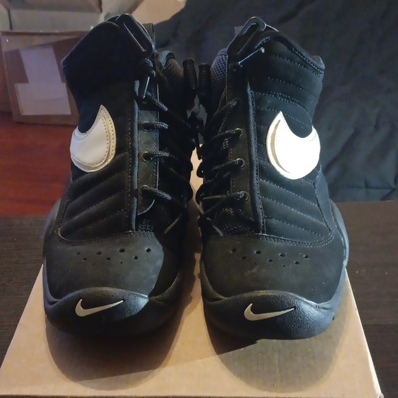 Nike Shake N' Destrukt Rare Black and White Sneakers SZ 6Y Womens SZ 7.5  EUC - Picture 4 of 10